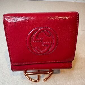 Gucci Interlocking GG Soho Red/Pink Patent Leather Trifold Wallet